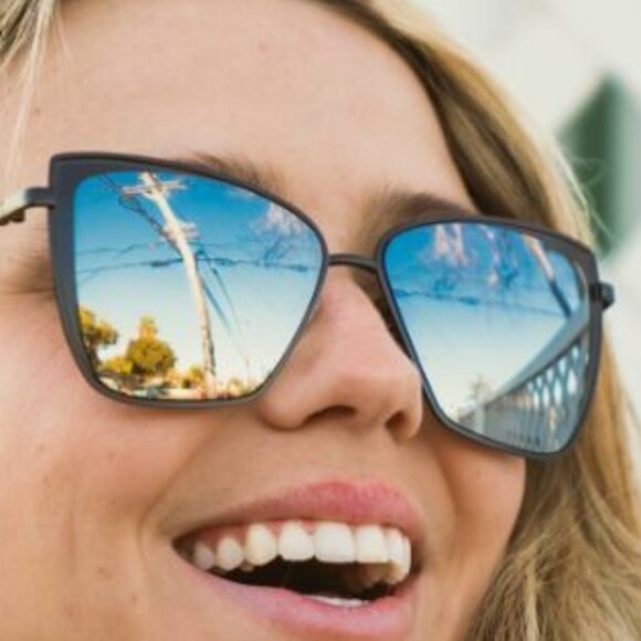 NWT DIFF Eyewear Grace Matte Black Grey Mirror Sunglasses - Picture 1 of 2